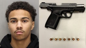 3 Delaware high school students charged after loaded gun found in teen's backpack: police