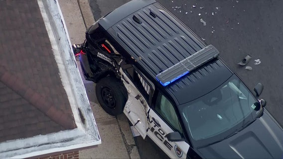 Officer hurt after crash in Trenton: police