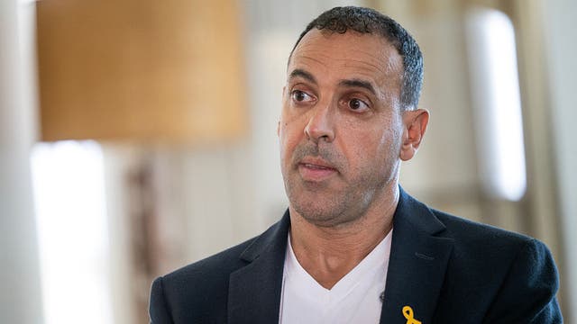 Former Hamas hostage's memoir inspires at sold-out South Jersey event