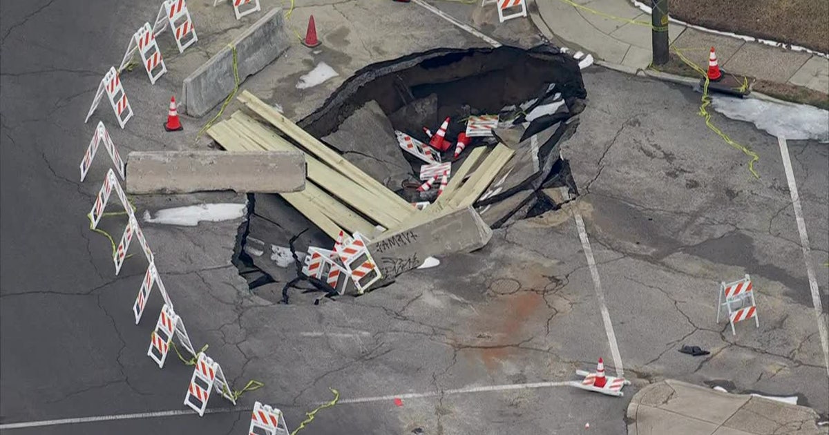 Sinkhole in West Oak Lane leaves dozens without water | FOX 29