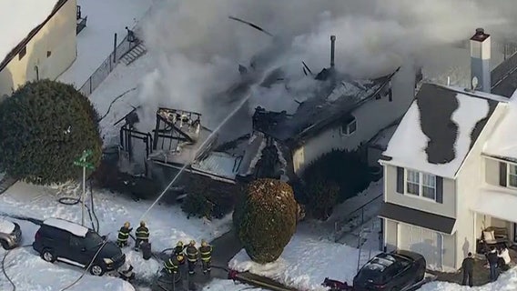 Somerton house fire: 1 man found dead; neighbor rescues 85-year-old woman