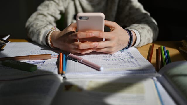 Murphy signs legislation aimed at restricting cell phone use in New Jersey schools