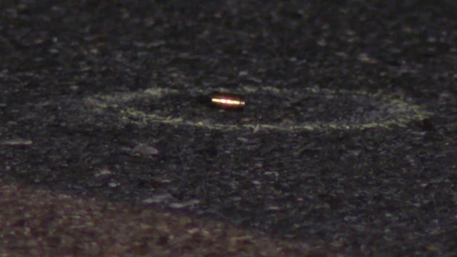 Man robbed, shot while walking to friend's house overnight in Philadelphia: police