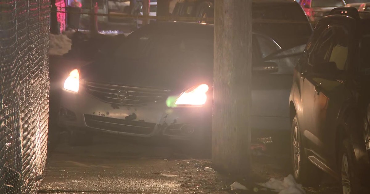 Man dies after being found shot in driver's seat of vehicle in Philadelphia: police