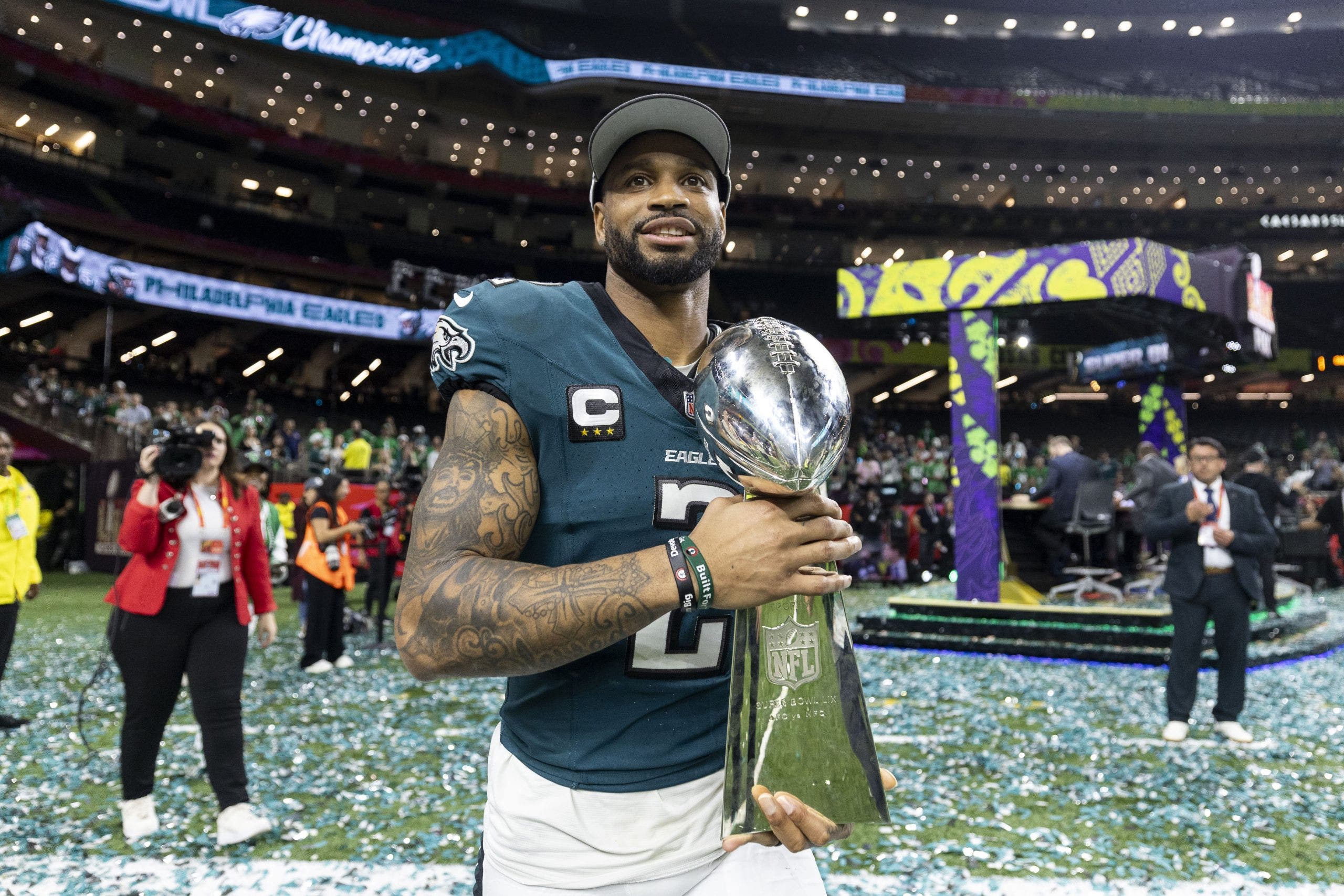 Former Eagles CB Darius Slay announces retirement after 13 seasons