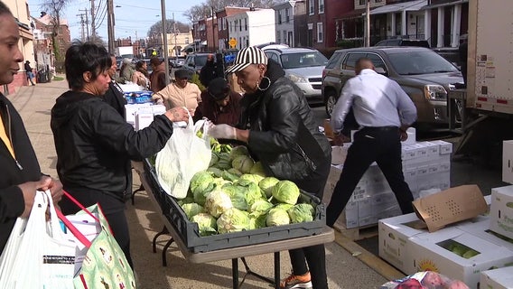 Philadelphia food giveaway supports TSA workers during 40th day of DHS shutdown