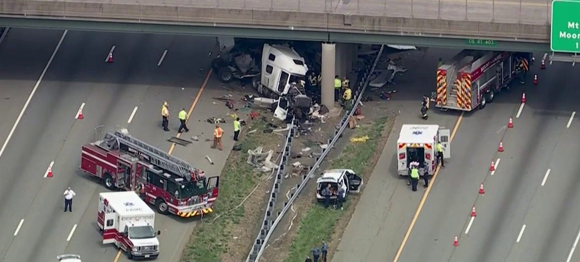Parts of 295 shut down near Mount Laurel after tractor-trailer crash