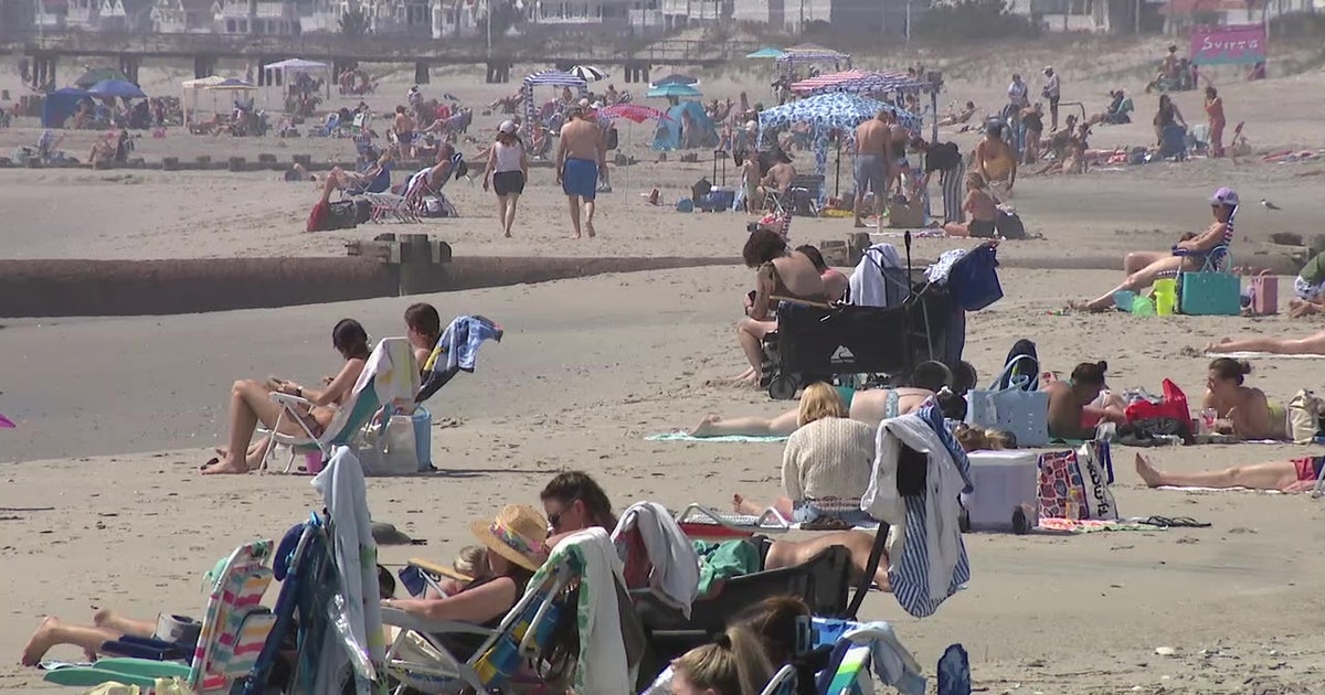 Ocean City boardwalk and beaches draw crowds as warm weather arrives in April