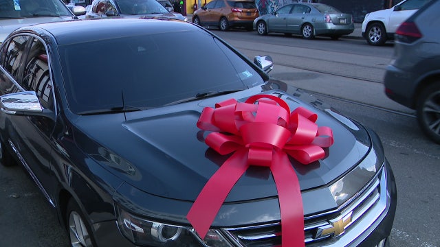 2 young Philly natives receive cars from NOMO for program achievements