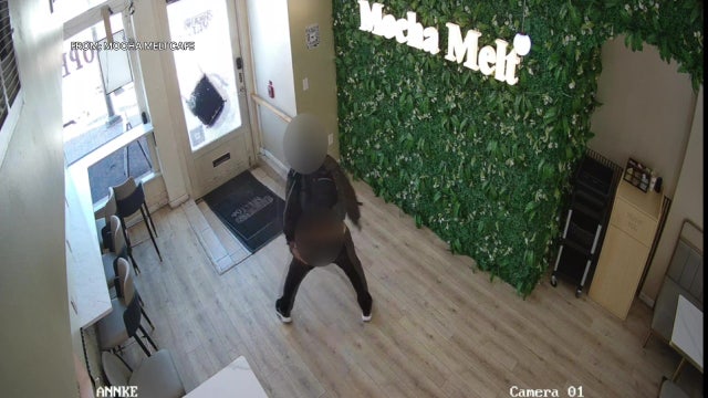 Man smashes glass door at Mocha Melt Café in Old City after being denied bathroom access