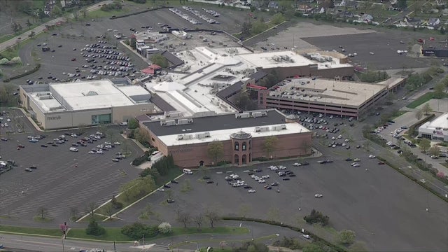 Stabbing at Willow Grove Mall leaves 1 injured, suspect in custody: police