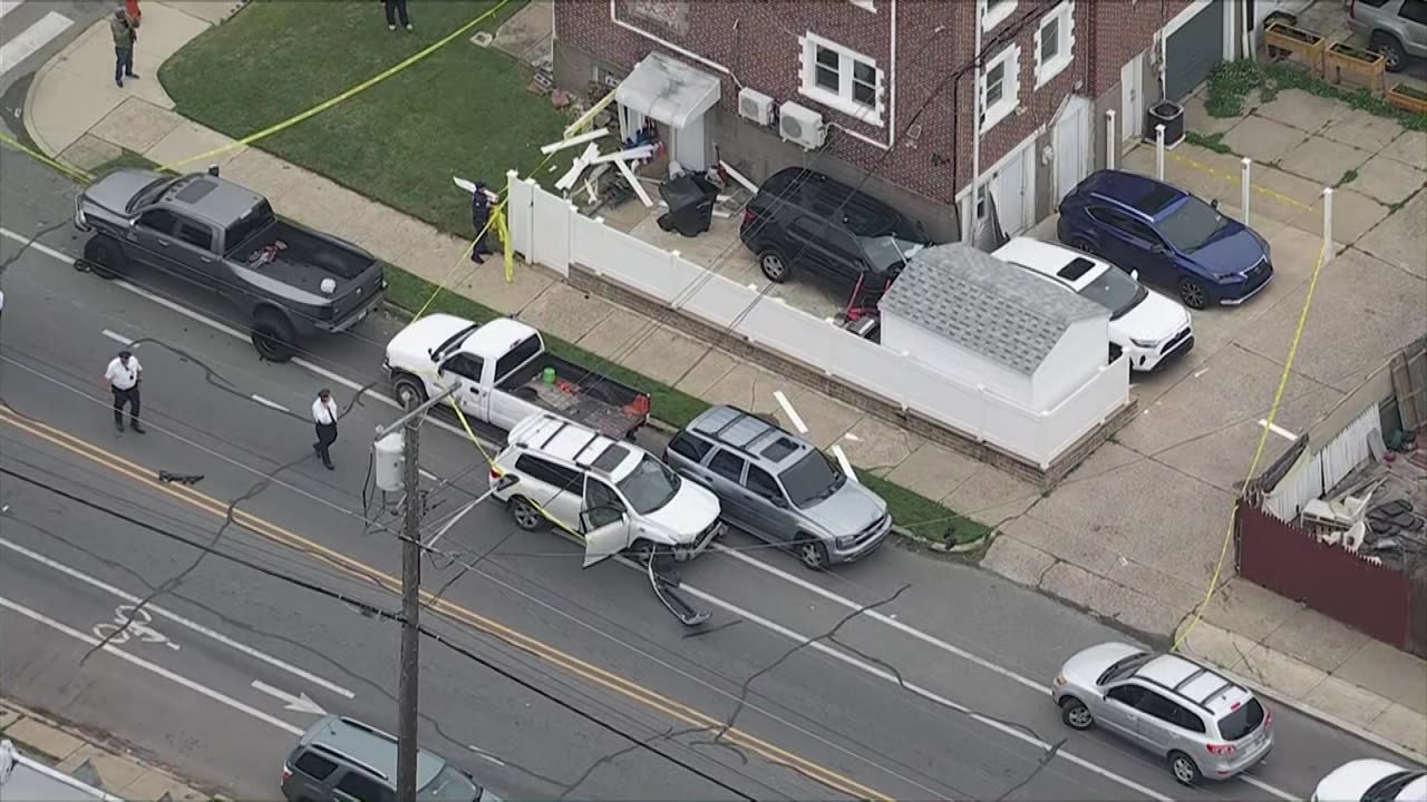 Police chase from Trenton to Philadelphia ends in Holmesburg crash; suspect still on the run: police