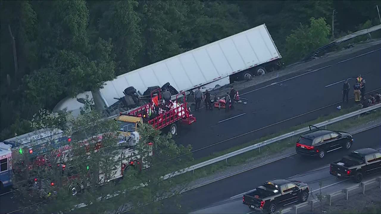 2 construction workers killed in Valley Township Route 30 crash: police