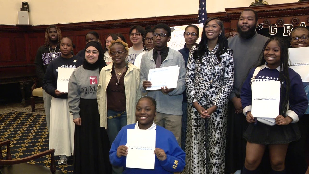 Philadelphia honors graduating high school seniors at Youth Decision Day ceremony