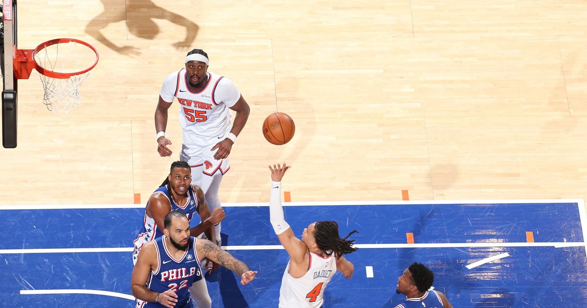 Knicks dominate Sixers 137-98 in Game 1, make NBA postseason history in New York