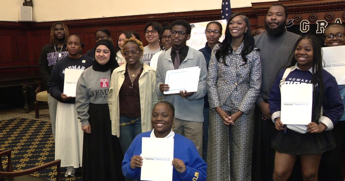 Philadelphia honors graduating high school seniors at Youth Decision Day ceremony