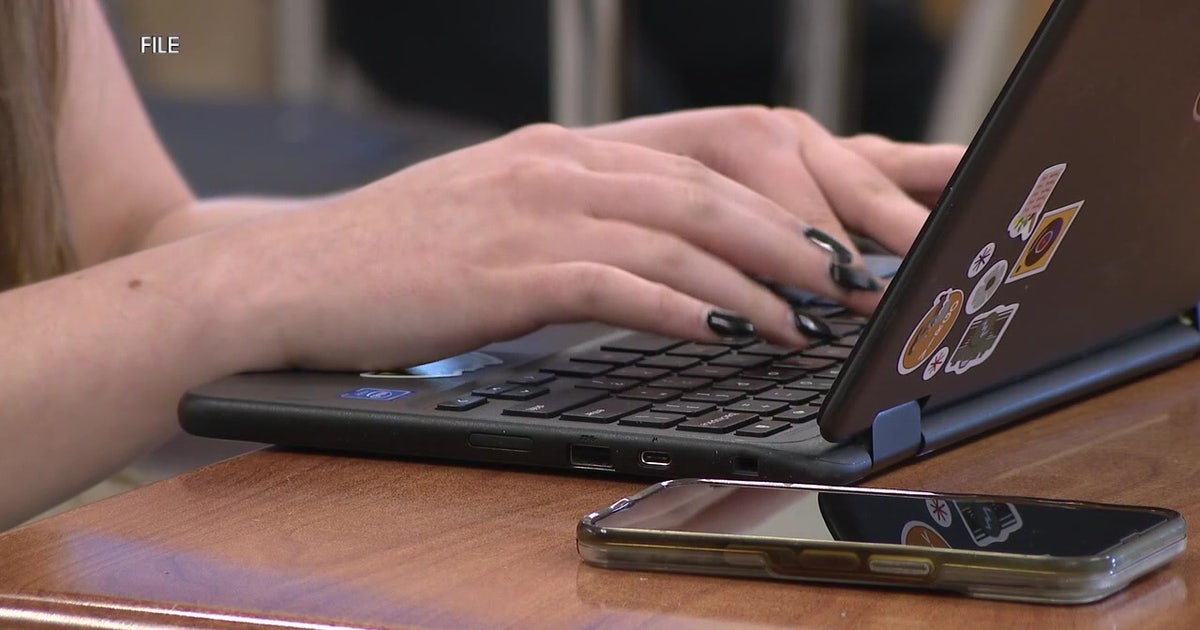 Lower Merion parents push back on Chromebooks for elementary students