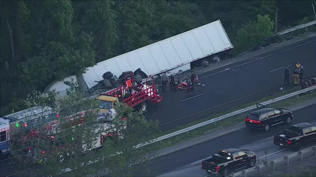 2 construction workers killed in Valley Township Route 30 crash: police