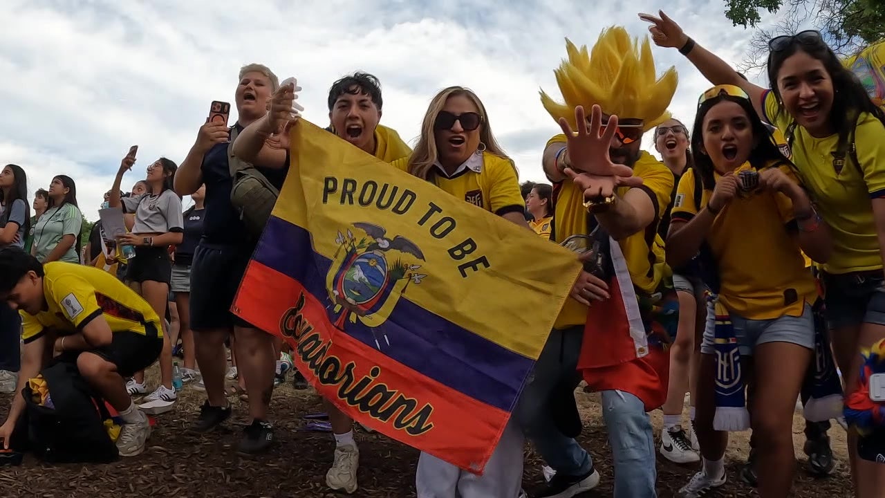 Ecuador fans take over Philadelphia for World Cup opener, but Rocky Statue Curse strikes again