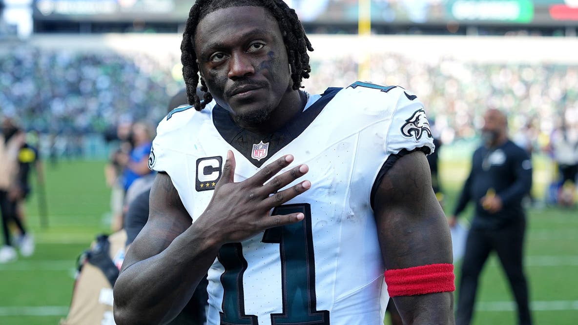 Philadelphia Eagles trade WR A.J. Brown to New England Patriots for 2028 first-round, 2027 fifth-round picks