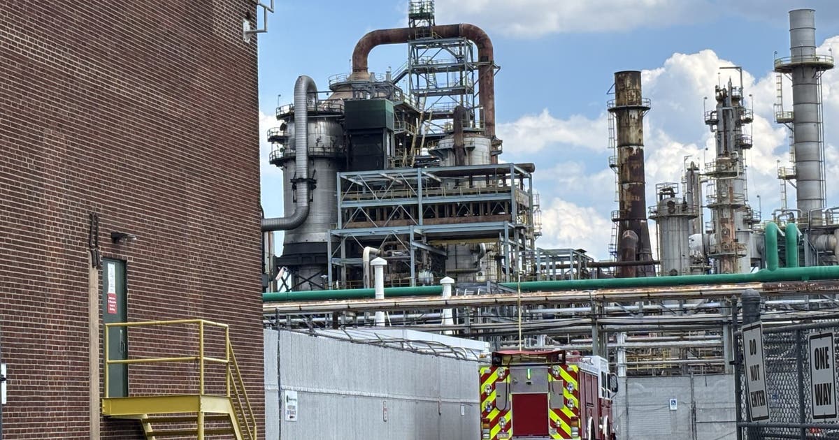 Monroe Energy refinery fire: 1 employee hurt, air quality safe, officials say