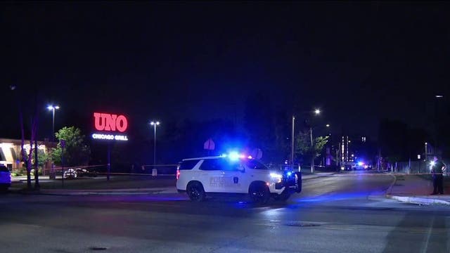 3 shot outside Uno Pizzeria near Widener University in Chester: police