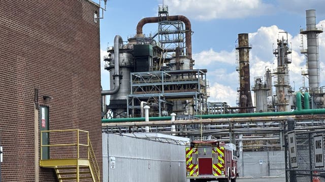 Monroe Energy refinery fire: 1 employee hurt, air quality safe, officials say