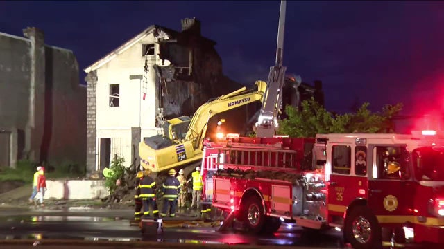 1 dead, 4 injured in Philadelphia rowhome fire