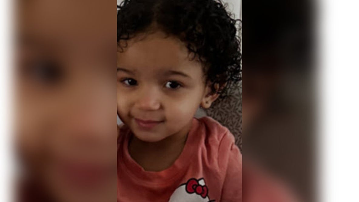 Police searching for missing 1-year-old girl in Philadelphia