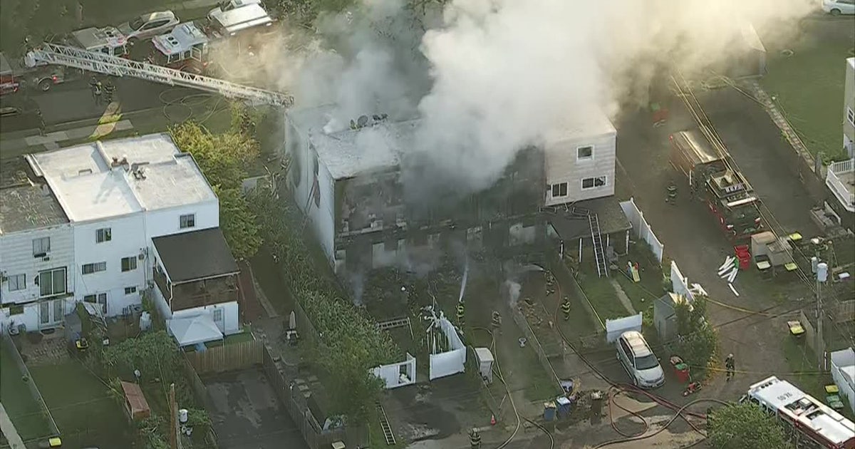 1 dead, residents from at least 4 homes forced out after Lansdale fire