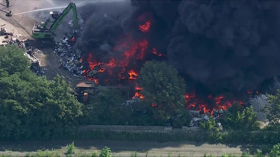 Air quality safe after large fire at scrapyard just outside of Philadelphia prompts tests