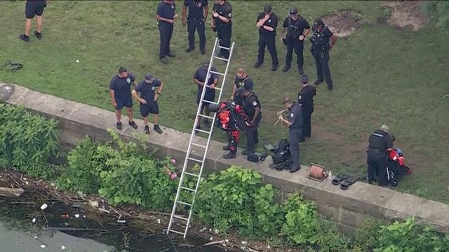 Car plunges into Schuylkill River near Kelly Drive; bystanders jump in to help: police