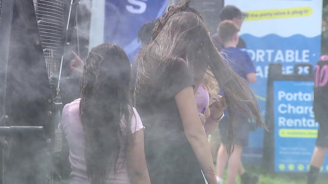 Argentina, England fans battle heat at Philadelphia FIFA Fan Festival