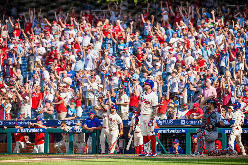 Phillies sweep 3 straight series for fist time in 16 years with 9th inning comeback Sunday