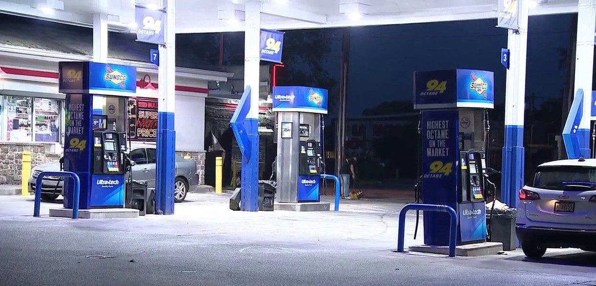 Man critically wounded after argument turns violent outside North Philadelphia gas station