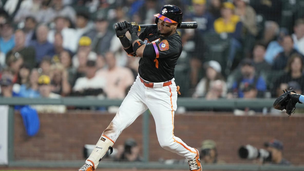 Phillies acquire 2B Luis Arraez from San Francisco Giants for 2 prospects