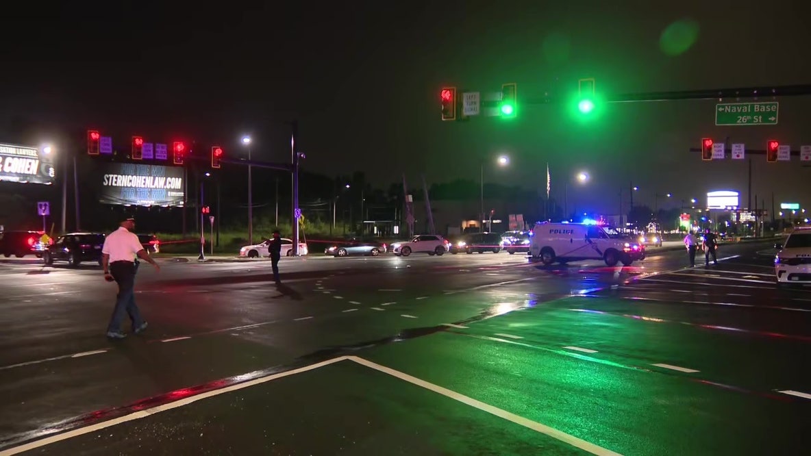 Pedestrian struck and killed by tow truck overnight in Philadelphia: police