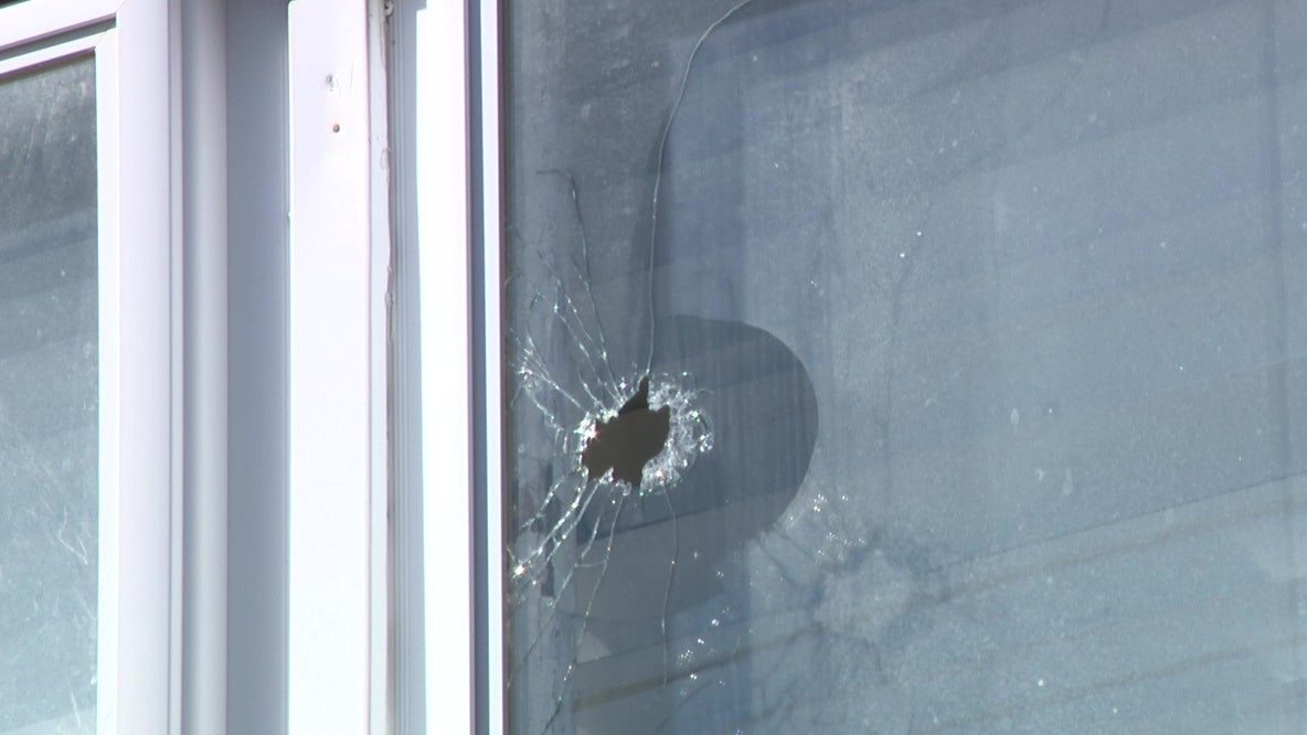 Neighbors hear commotion, gunshots before 2 men are shot in North Philadelphia