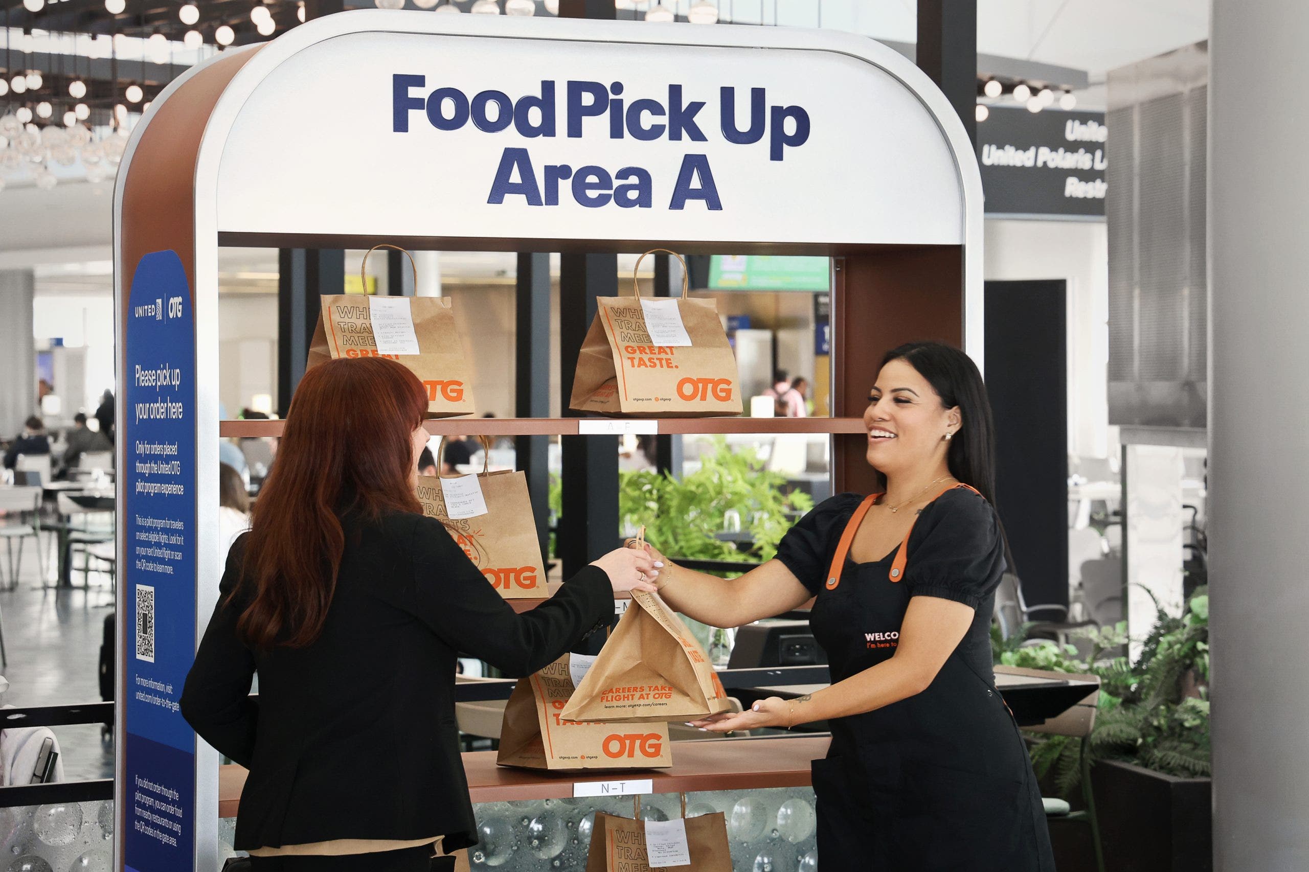 United tests delivering airport food right to your gate