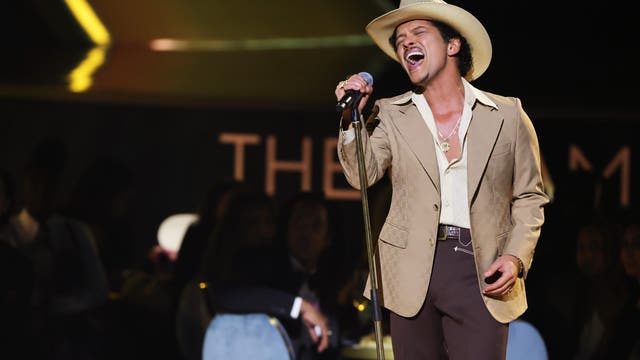 Bruno Mars concert in Philly resumes after severe weather causes delay
