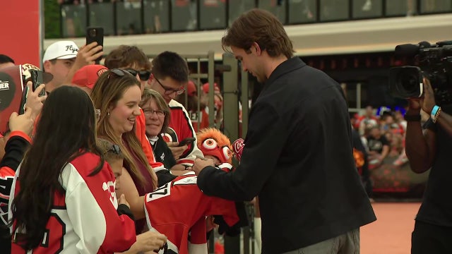 Flyers home opener draws crowd to Xfinity Mobile Arena in South Philadelphia