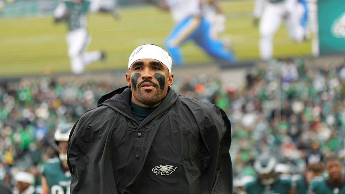 Eagles place QB Jalen Hurts on injured reserve with blood clot