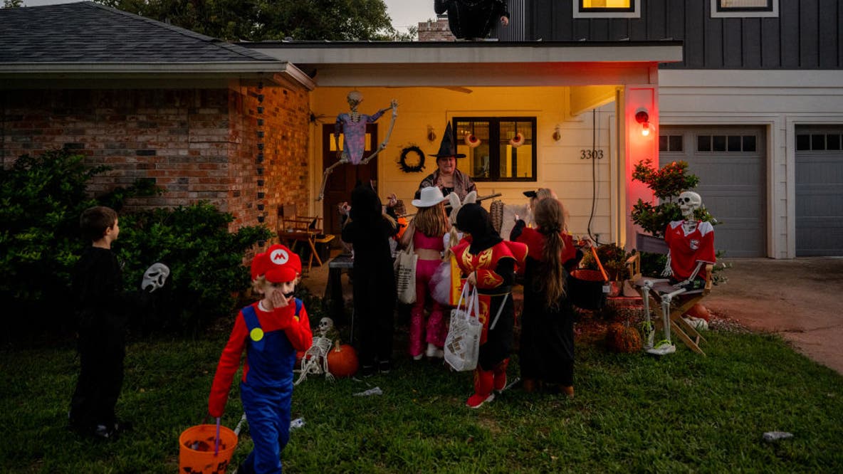 Halloween curfews 2026: What Philly-area families need to know before trick-or-treating
