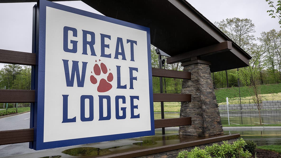 Mother accused of stabbing husband, 3-year-old son to death at Great Wolf Lodge