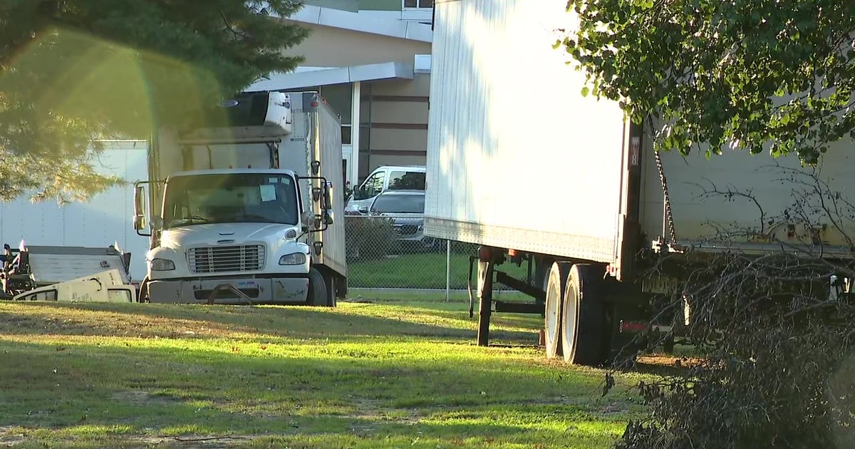 Snow crab heist Philly: 3,000 pounds of seafood stolen from tractor ...