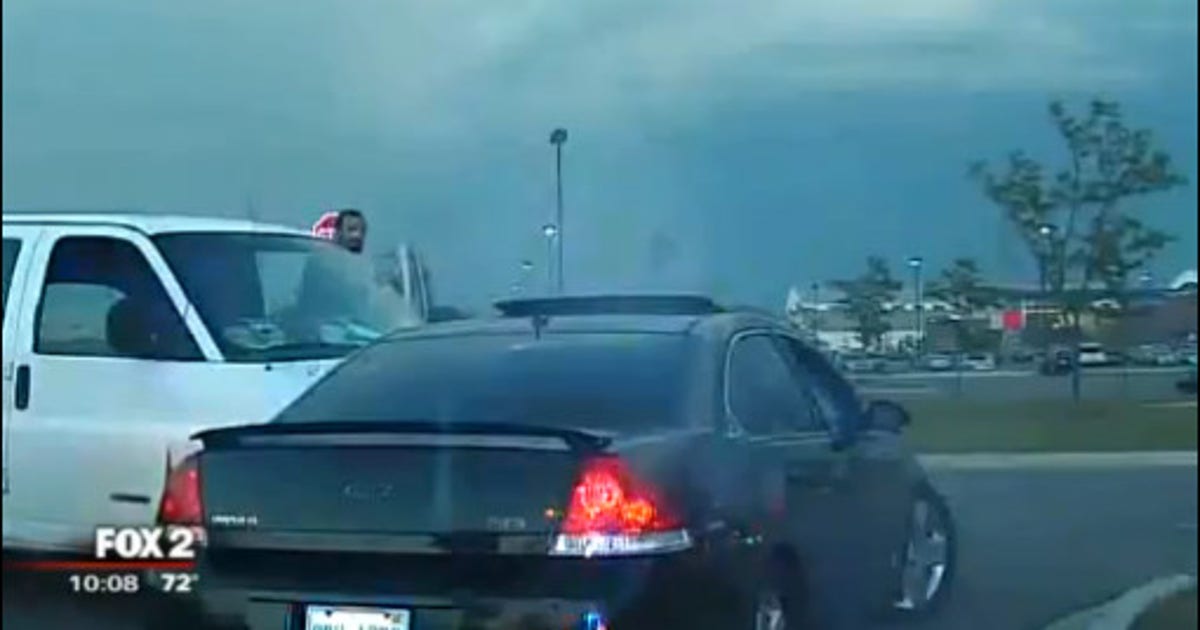 Man blocks suspect's escape with his van in Ferndale police chase | FOX ...