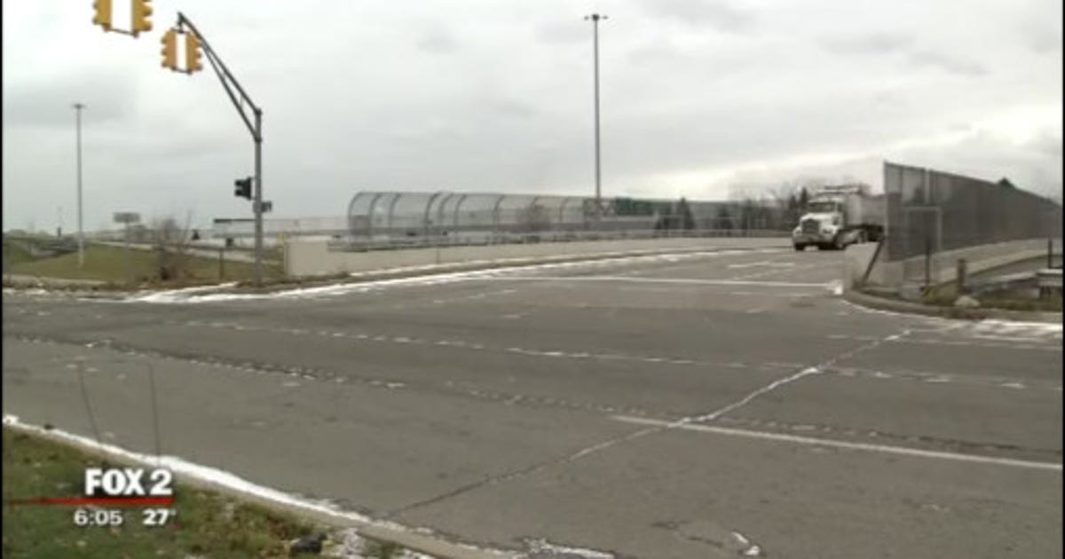 Detroit police officer hits, kills bicyclist in Highland Park | FOX 2 ...