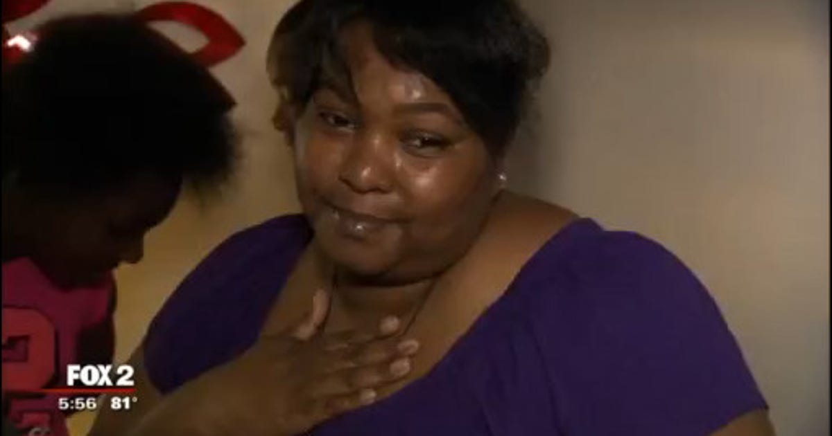 Homeless mom and daughters get keys to their new house | FOX 2 Detroit