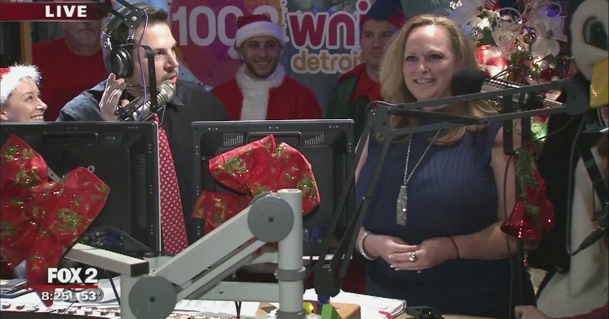 Wnic Cast Christmas music kicks off on WNIC, Allyson Martinek joins as morning ...