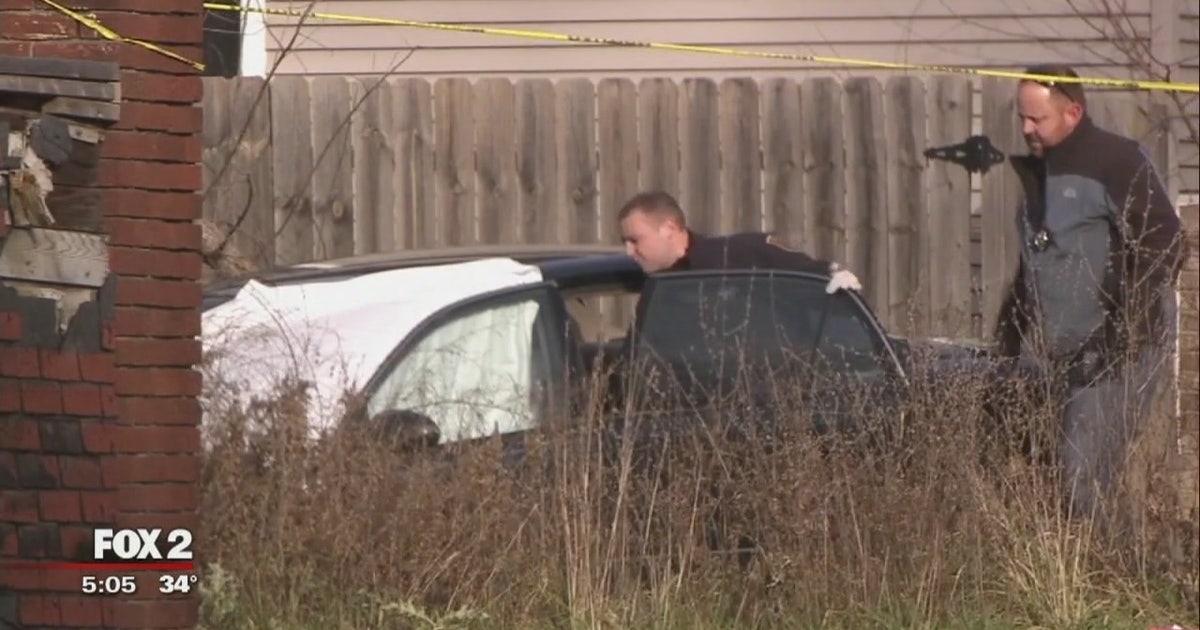 Man found dead from gunshot after his car crashes in Highland Park ...
